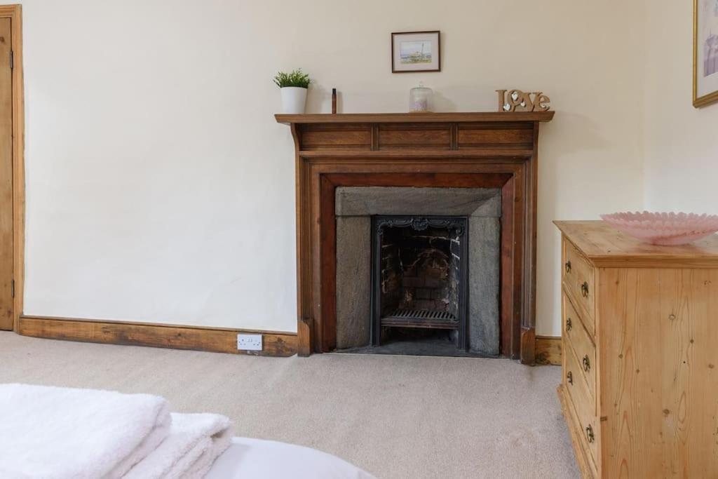10 Bed Stunning House In Village, With Hot Tub Ovingham Exterior photo