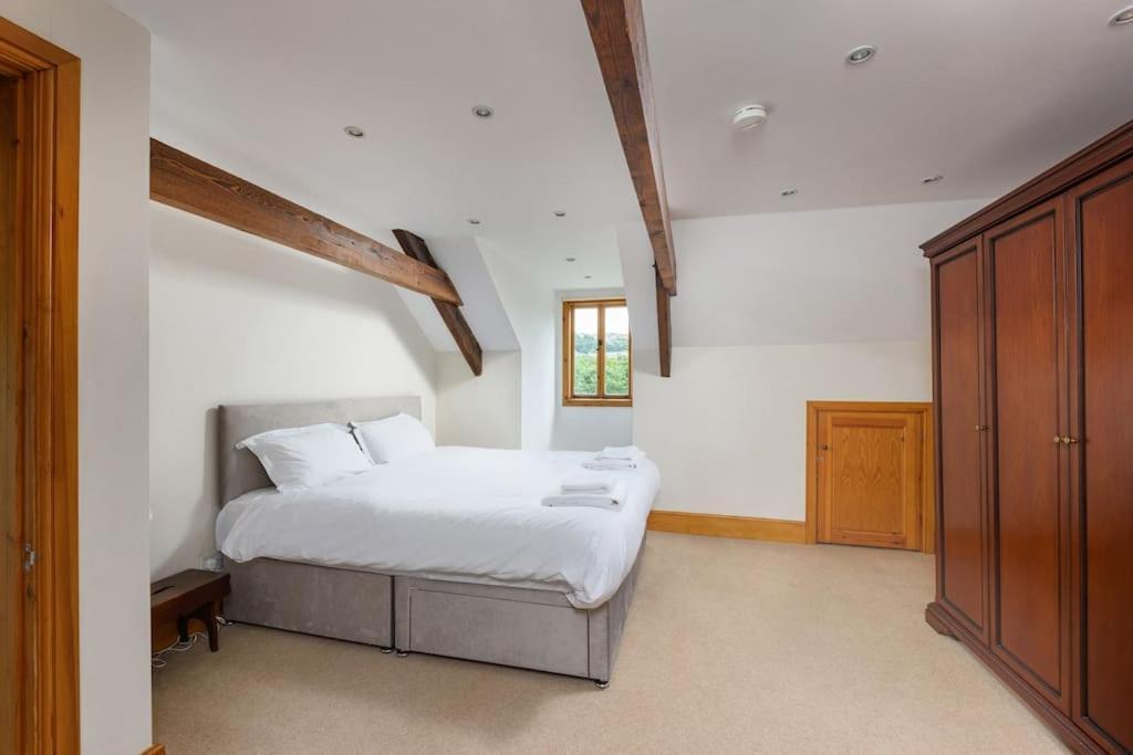 10 Bed Stunning House In Village, With Hot Tub Ovingham Exterior photo